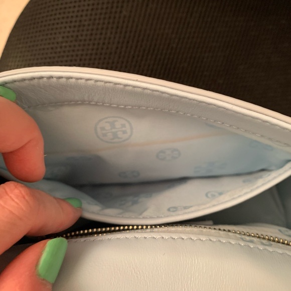Tory Burch Fleming icy blue leather convertible shoulder bag /crossbody - Picture 6 of 15